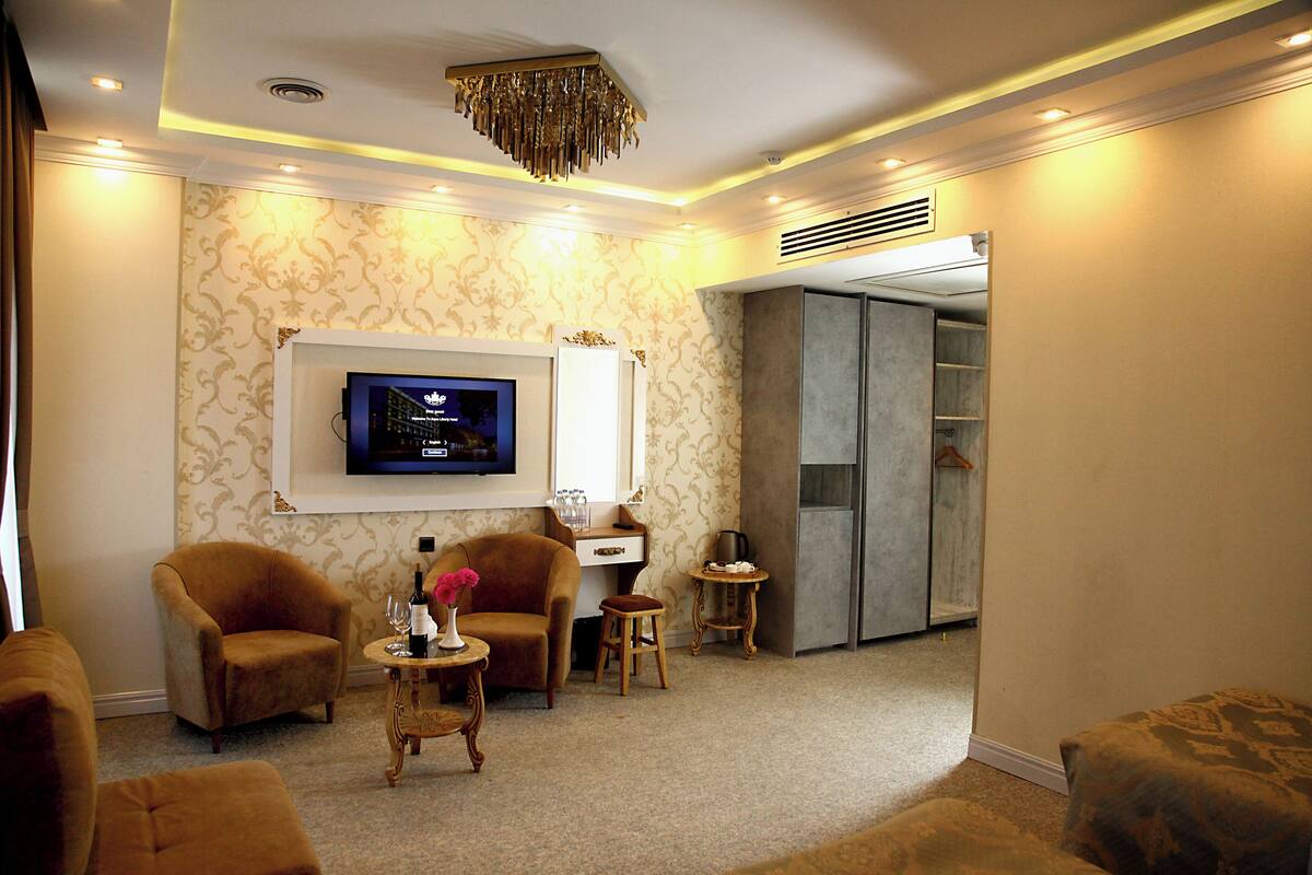 Family Triple Room | Premium bedding, pillowtop beds, minibar, in-room safe