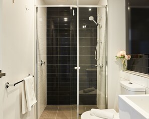 Bathroom - Modern Apartment in Urban Centre (Melbourne)