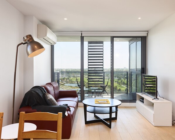 Living area - Experience Stylish Inner City Living (Flemington)