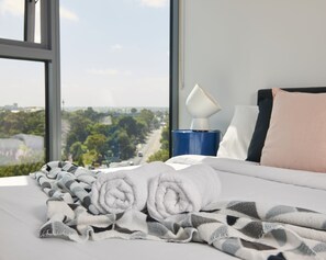 2 bedrooms, desk, iron/ironing board, free WiFi - Experience Stylish Inner City Living (Flemington)