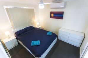 Deluxe House, 4 Bedrooms | 4 bedrooms, iron/ironing board, free WiFi, bed sheets - Live Amidst Breathtaking Stretches of Coastline & Creeks (Zilzie)