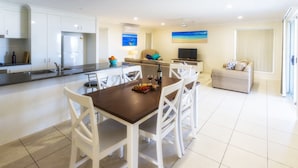 Deluxe House, 4 Bedrooms | In-room dining - Live Amidst Breathtaking Stretches of Coastline & Creeks (Zilzie)