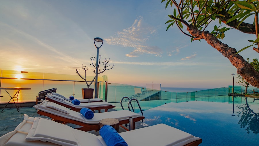 Sala Danang Beach Hotel