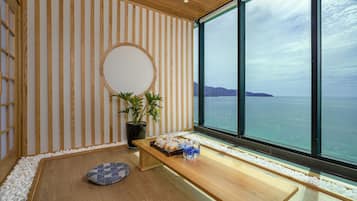尊荣套房 (Kyoto with Afternoon Tea included) | 起居区 | LED 电视