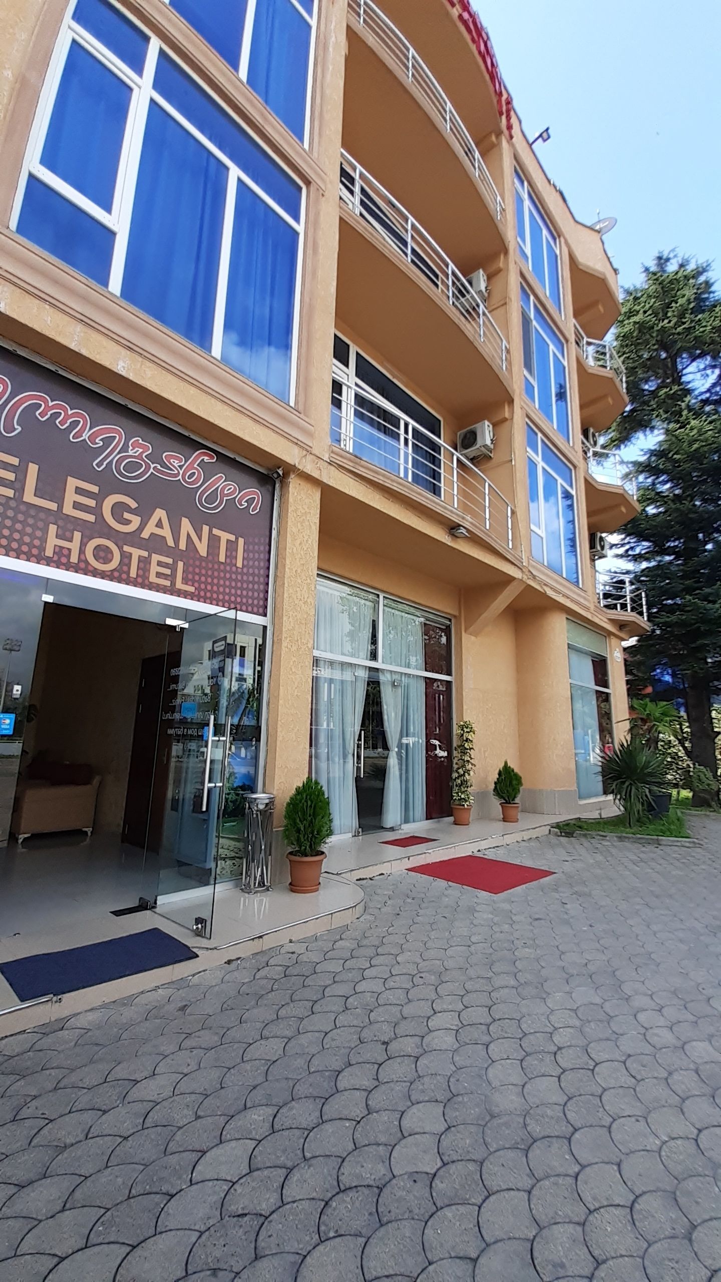 Entrée de l’hébergement