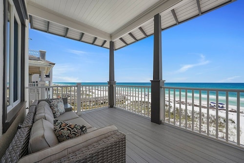 Tropic Like It's Hot - Beachfront House in Destin with Private Pool & Direct Beach Access