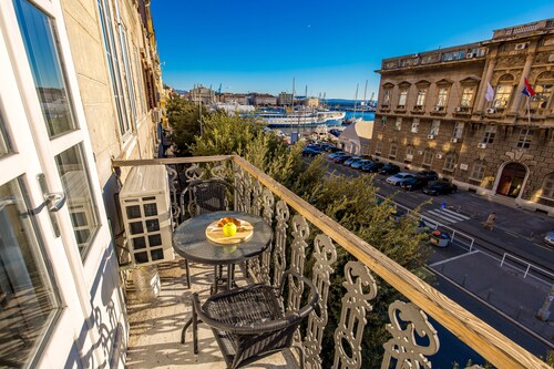 Apartments Molo Longo