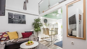 Studio, Balkon, Meerblick | Wohnzimmer