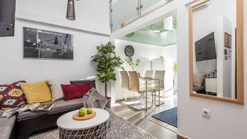 Studio, Balcony, Sea View | Living room