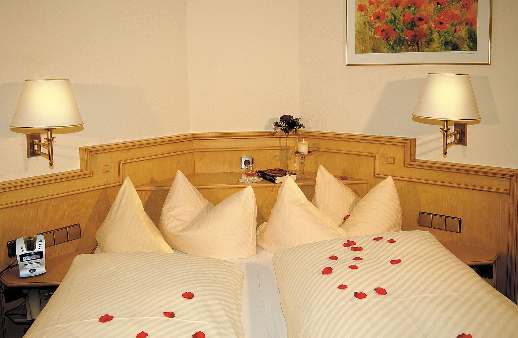 Standard Double Room | 1 bedroom, in-room safe, desk, blackout drapes