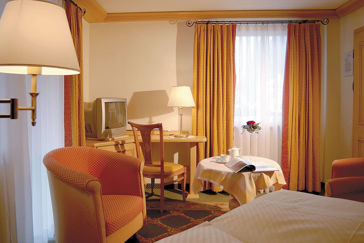 Standard Double Room | 1 bedroom, in-room safe, desk, blackout drapes