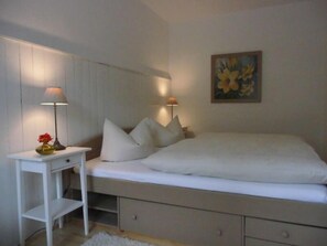 Superior Apartment, Garden View | Egyptian cotton sheets, premium bedding, iron/ironing board, free WiFi - Schlosspark Ferienwohnungen Rheinsberg (Rheinsberg)