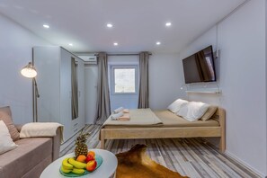Apartamento, planta baja (Small, sweet & cosy 1) | Tabla de planchar con plancha, wifi gratis, ropa de cama