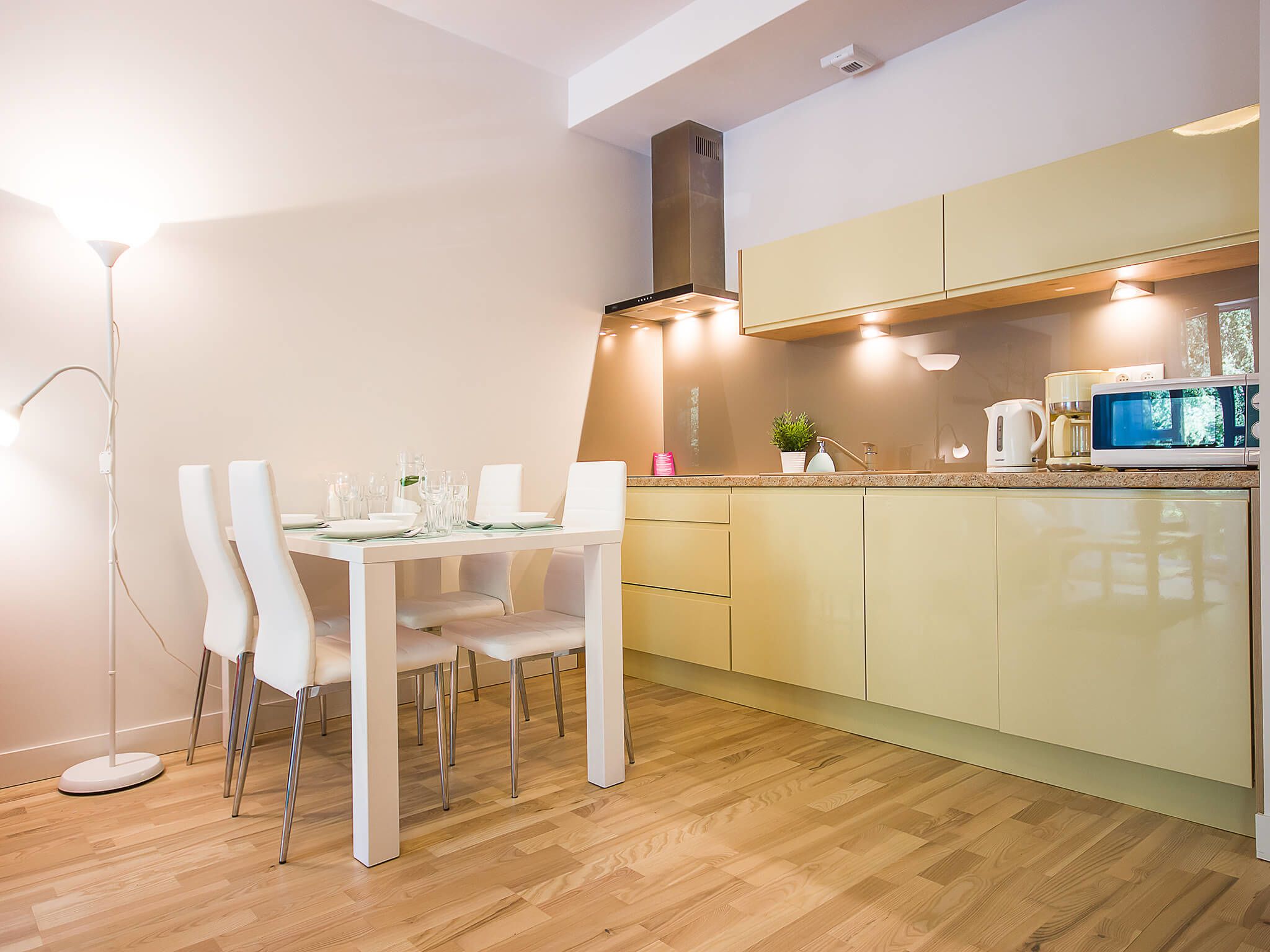 Baltycka 10 Apartament 10 | Private kitchenette | Fridge, microwave, stovetop, dishwasher