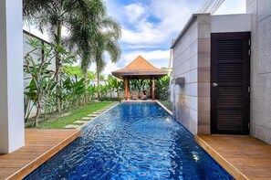 Private pool