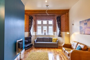 Apartment, Multiple Beds | Living room - Whitefield Charm Cozy 2 Bedroom Apartment Sleeps 8 (Manchester)