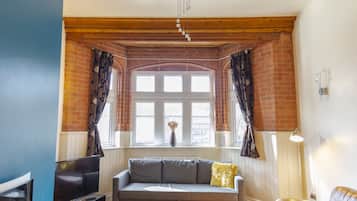 Apartment, Multiple Beds | Living room | 30-inch flat-screen TV with digital channels, TV, fireplace