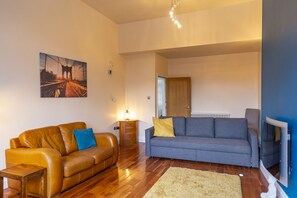 Living room - Luxury Apt No 1 - Two Bed Apartment (Manchester)
