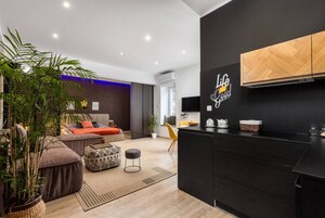 Studio (Teo 2) | Living area | Flat-screen TV