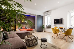 Studio (Teo 2) | Living area | Flat-screen TV