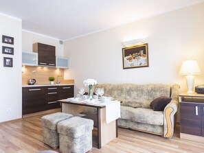 Bryza 7 Apartament 5 | Vardagsrum | Platt-tv