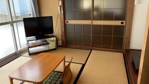  Japanese Style Room | Desk, laptop workspace, blackout curtains, free WiFi - Shukubo Kanbayashi Katsukane (Tsuruoka)
