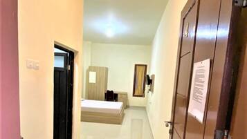 Deluxe Double Room | Desk, blackout drapes, free WiFi, bed sheets