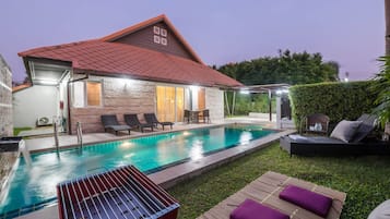 ํ
๋ผ์ค/ํํฐ์ค