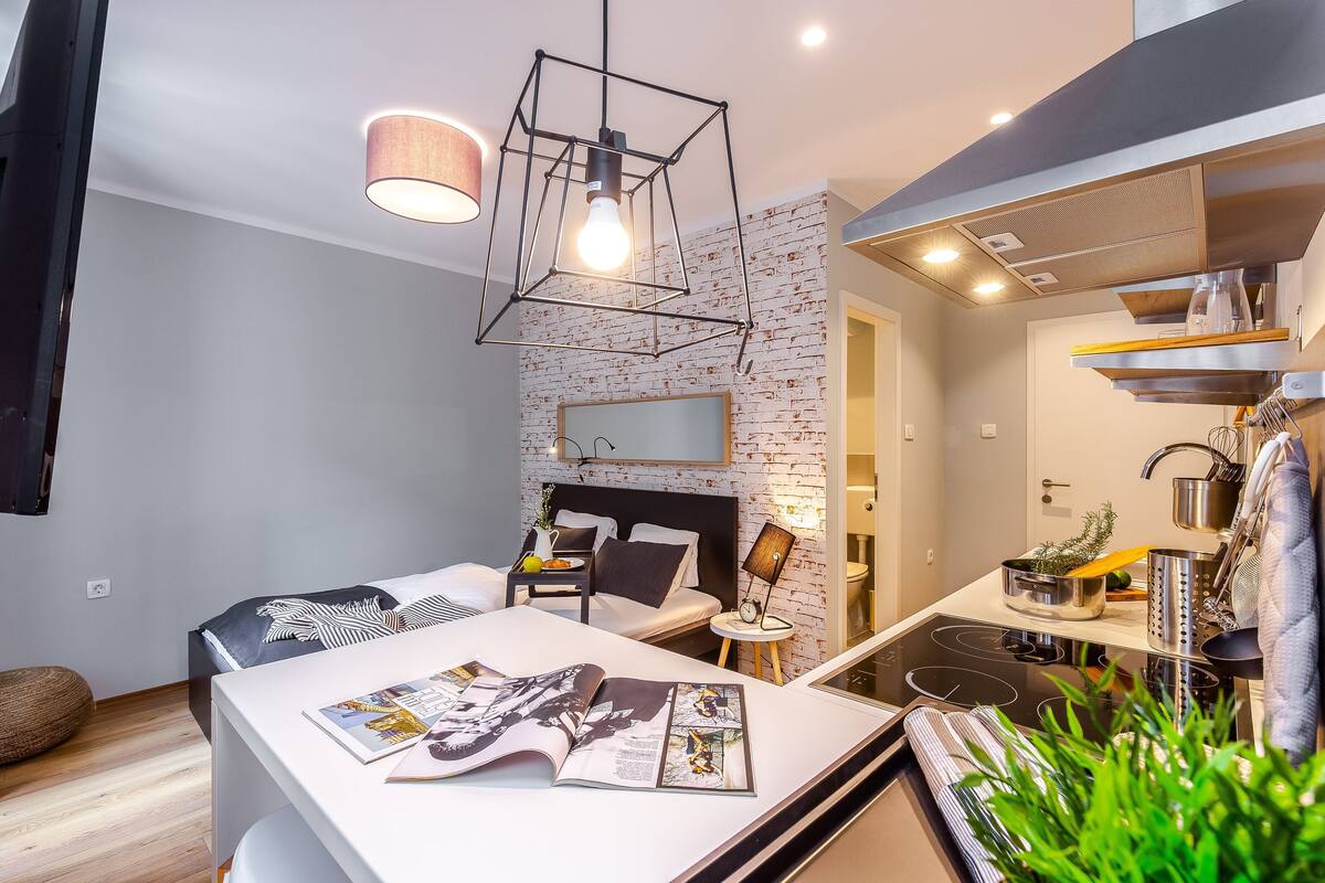 Deluxe Studio (Adria Square 1) | Living area | Flat-screen TV