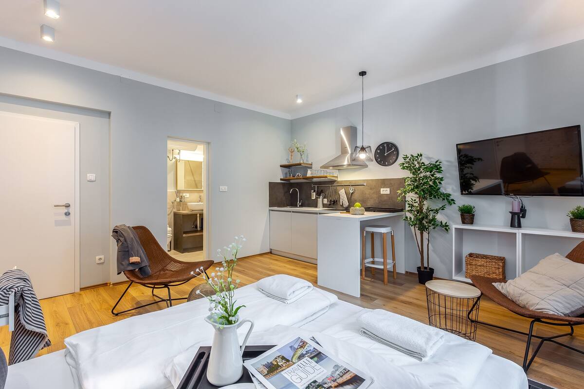 Deluxe Studio (Adria Square 4) | Living area