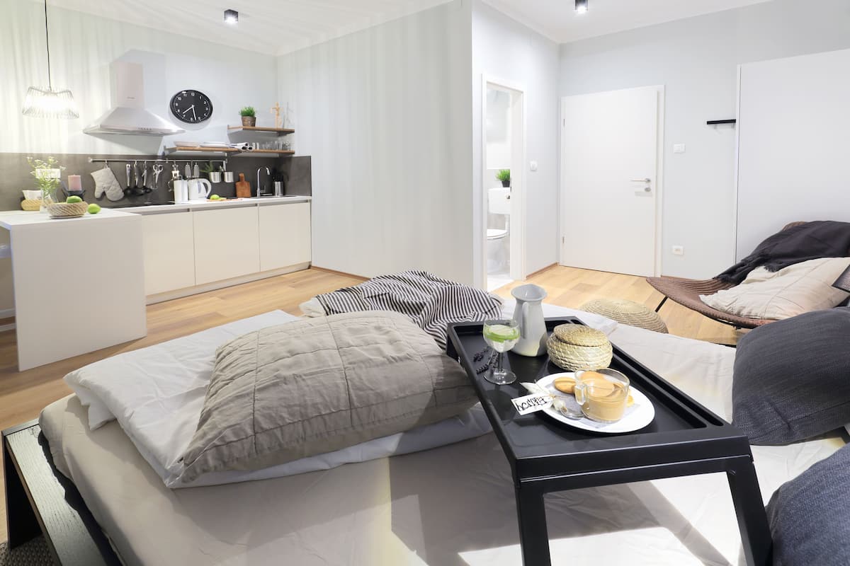 Deluxe Studio (Adria Square 3) | Living area | Flat-screen TV