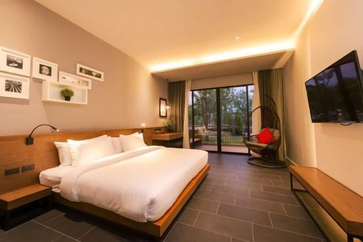 In-room safe, desk, blackout curtains, soundproofing