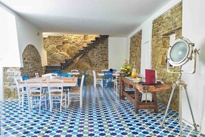 Free daily continental breakfast  - Palazzo Gentilcore (Castellabate)