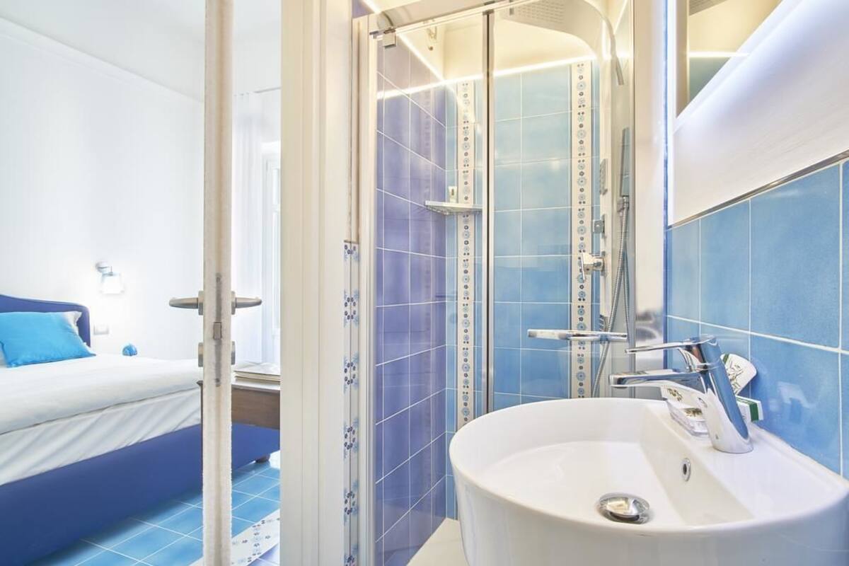 Deluxe-dobbeltværelse - 1 queensize-seng - udsigt til have | Minibar, lydisolering, gratis baby-/barnesenge, gratis Wi-Fi