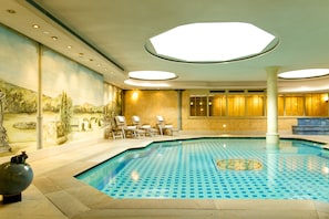 Couples treatment room(s), sauna, hot tub, steam room, body treatments