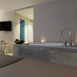 Indoor spa tub