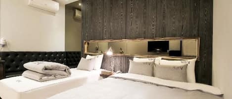 Family Twin Room | Soundproofing, free WiFi, bed sheets