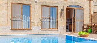 Ta Danjela Villa Sleeps 8 With Pool