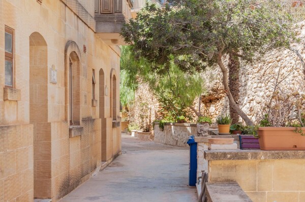 Ta Danjela Villa Sleeps 8 With Pool - Malta