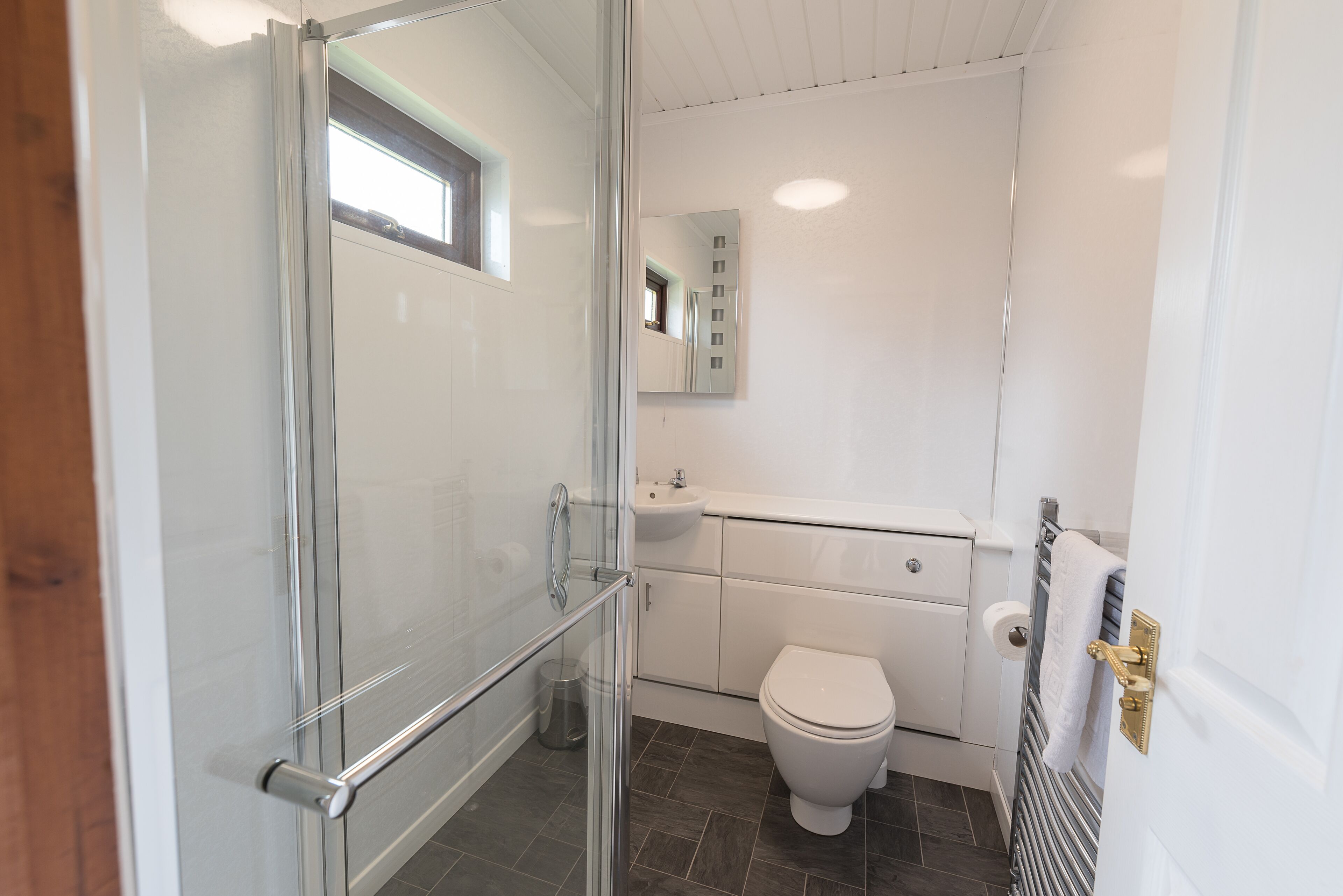 Cabin, Multiple Beds | Bathroom | Shower, hair dryer, towels
