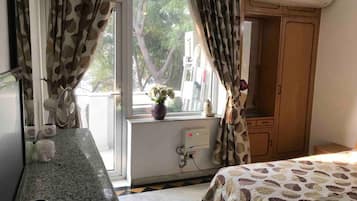 Apartment | 2 bedrooms, iron/ironing board, free WiFi, bed sheets