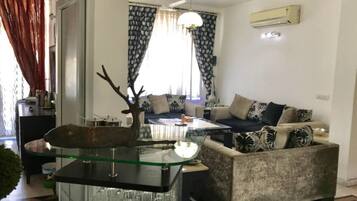 Apartment | Living area | TV