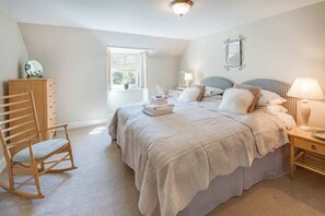 2 bedrooms, iron/ironing board, free WiFi, bed sheets - Craigeanie Farmhouse (Aberfeldy)