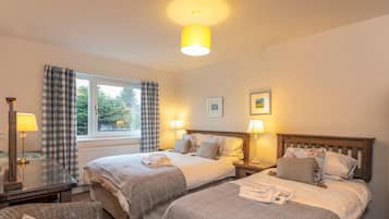 3 bedrooms, iron/ironing board, free WiFi, bed sheets
