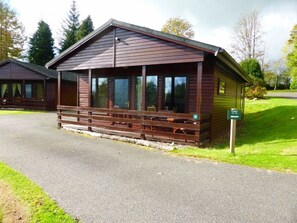 Cabane, plusieurs lits | Façade de l’hébergement