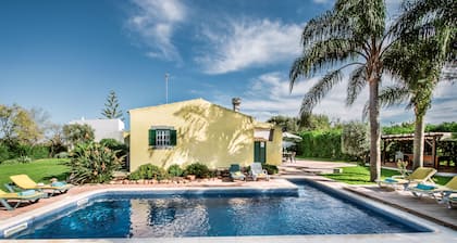 Rustic Villa With Pool Near Olhao