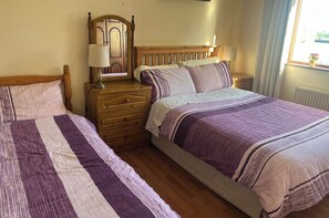 3 bedrooms, iron/ironing board, free WiFi, bed sheets