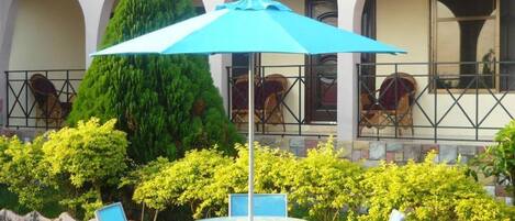 Tempat makan outdoor