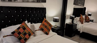 Modern & Spacious - Walk to London Excel- Parking