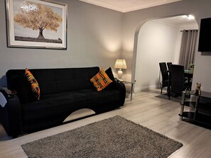 En 30-tommers TV med kabel-kanaler